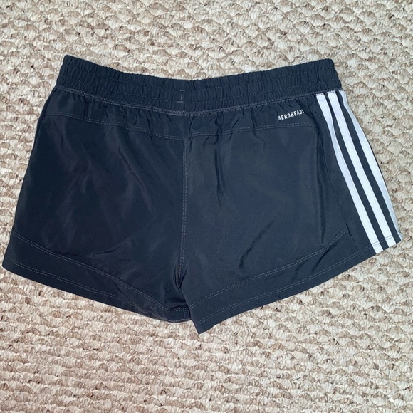 2 for $20 or 5 for $40
ADIDAS ATHLETIC SHORTS - MEDIUM - Picture 3 of 4